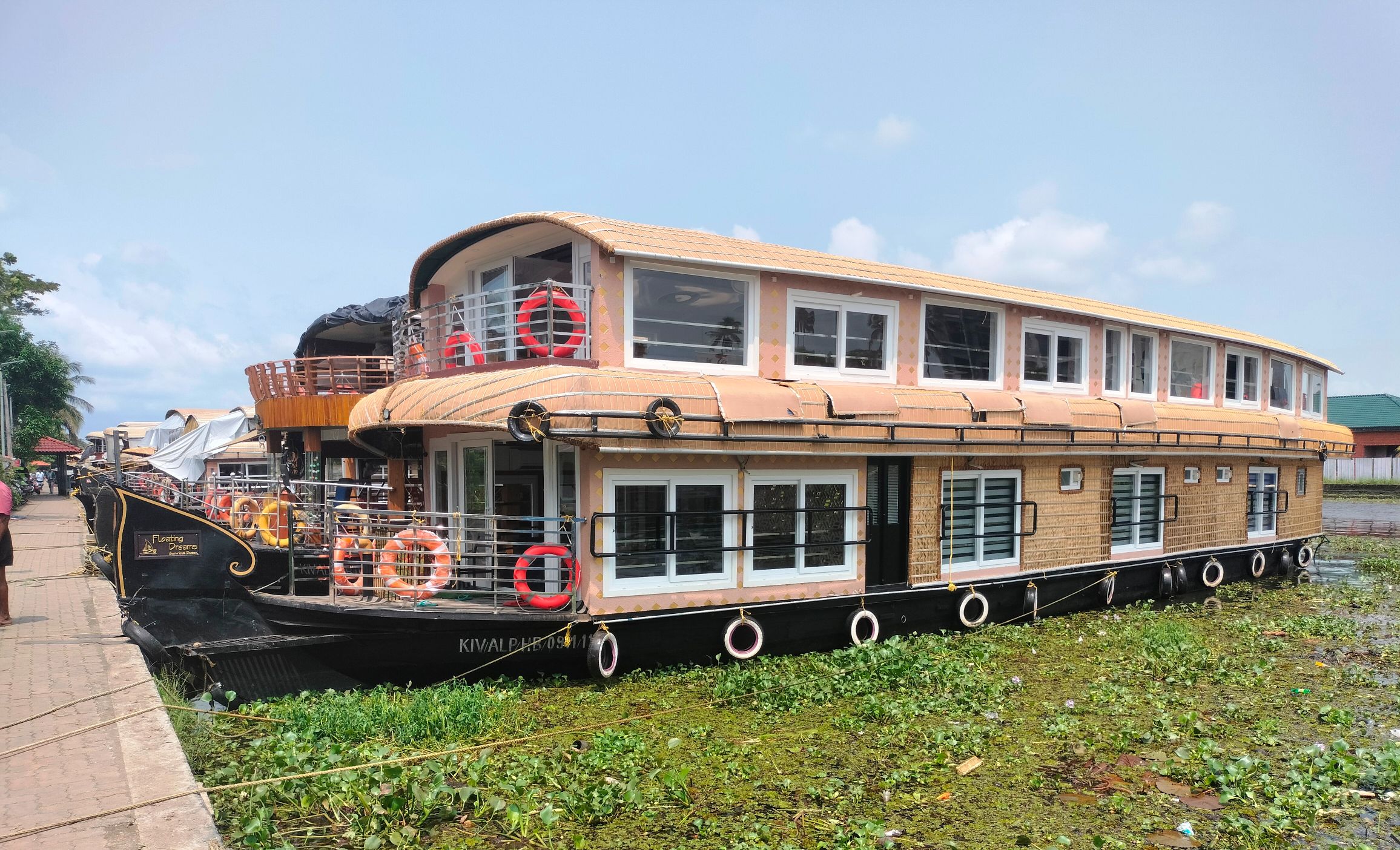 Nissi Tours House Boat